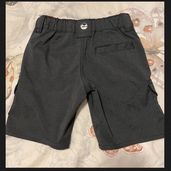 Boys Cargo Shorts - Adorable Pre-Loved Condition - Picture 2 of 5